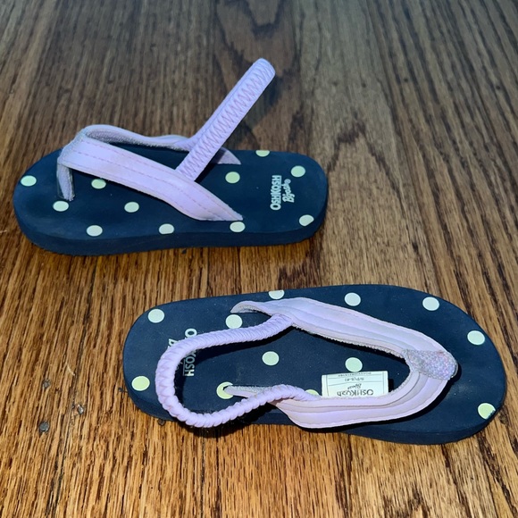 Bundle of Two Pairs of Summer Shoes, Toddler Girl Size 5 - Picture 9 of 12